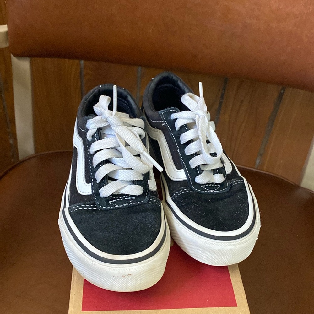 Black/white  unisex vans size 11 kids